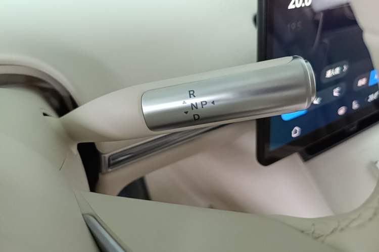 Used Hima Luxeed R7 2024 All-Electric 736 km Ultra Gear Lever