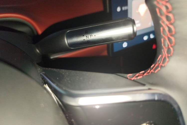 Used Hima Luxeed R7 2024 All-Electric 802 km Max Gear Lever