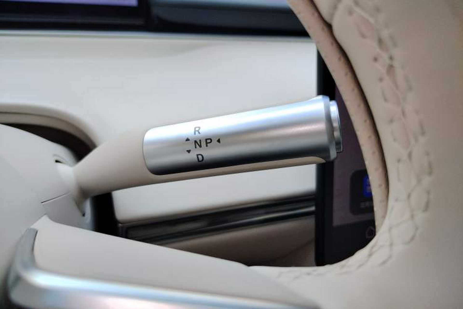 Used Hima Luxeed R7 2024 All-Electric 802 km Max Gear Lever