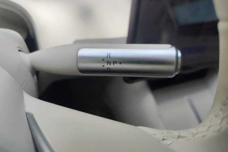 Used Hima Luxeed R7 2024 All-Electric 802 km Max Gear Lever