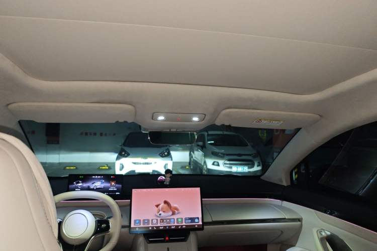 Used Hima Luxeed R7 2024 All-Electric 736 km Ultra Headliner