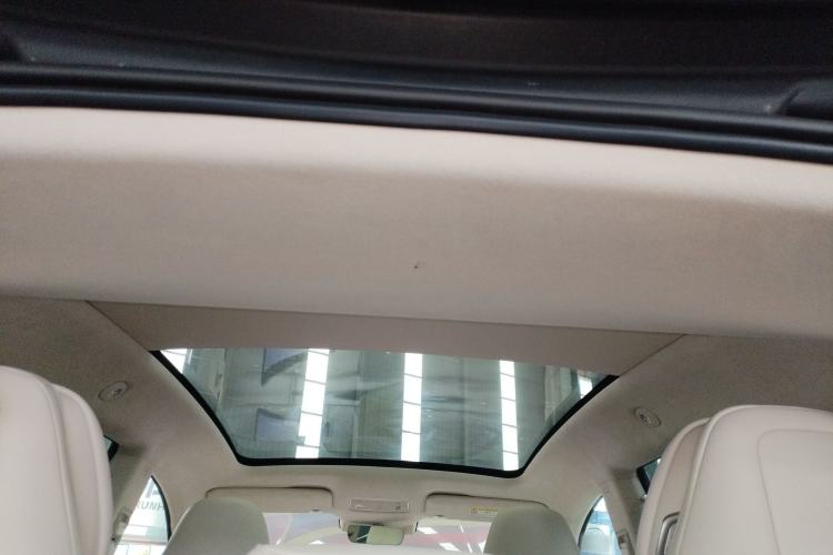 Used Hima Luxeed R7 2024 All-Electric 736 km Ultra Headliner
