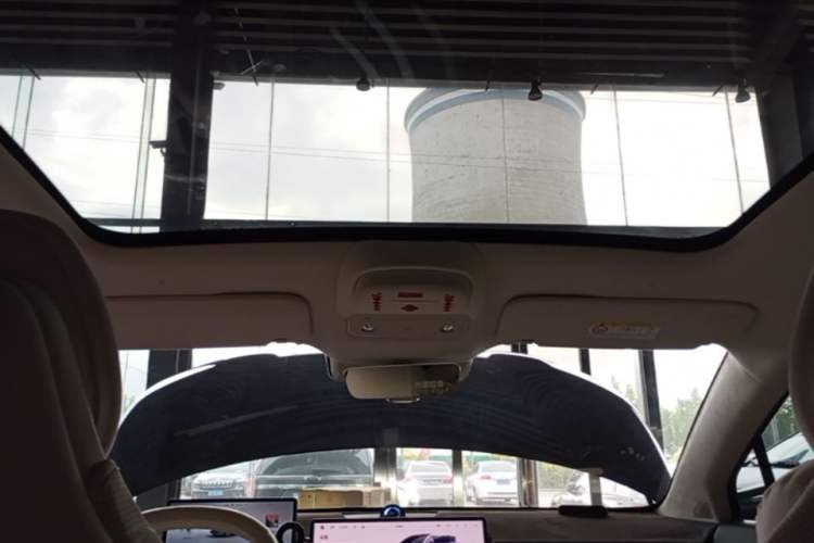 Used Hima Luxeed R7 2024 All-Electric 802 km Max Headliner