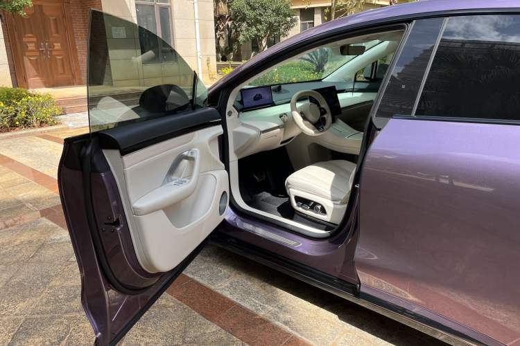 Used Hima Luxeed R7 2024 All-Electric 736 km Ultra Interior 1