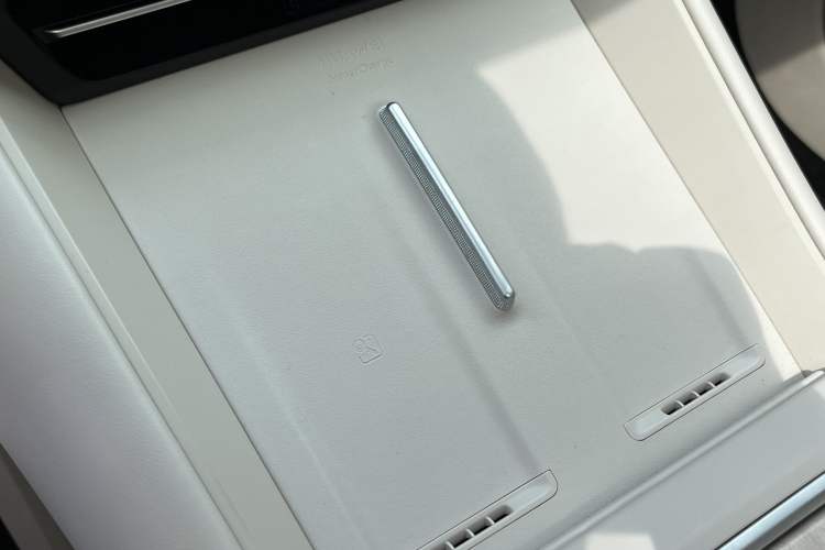Used Hima Luxeed R7 2024 All-Electric 736 km Ultra Interior 10