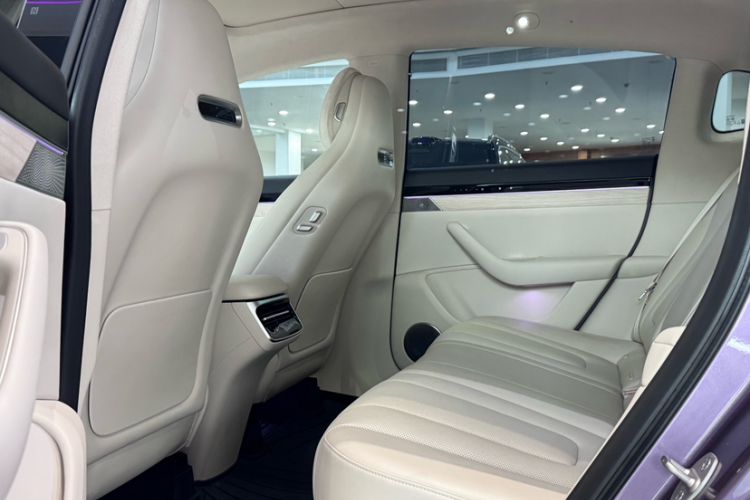 Used Hima Luxeed R7 2024 All-Electric 736 km Ultra Interior 11
