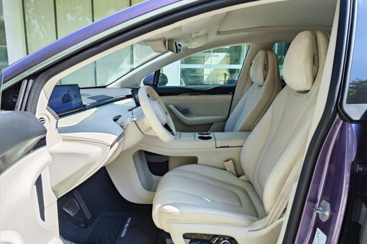 Used Hima Luxeed R7 2024 All-Electric 667 km Max Interior 2
