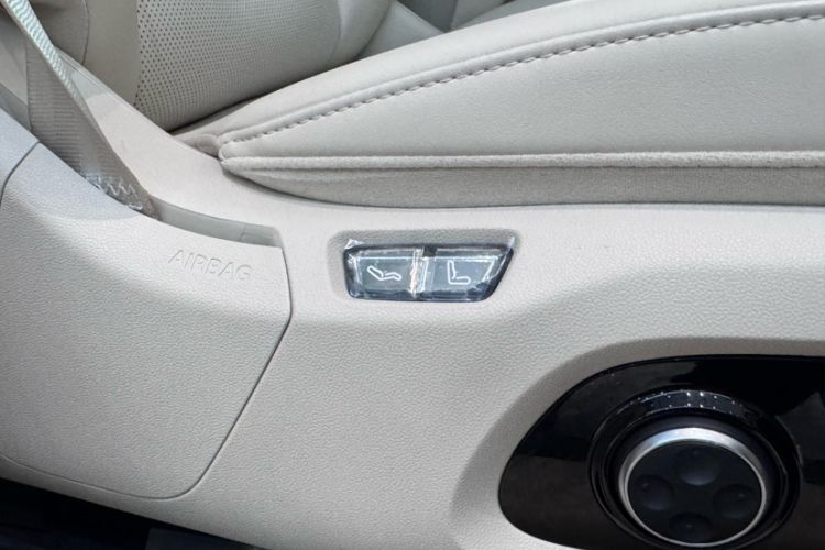 Used Hima Luxeed R7 2024 All-Electric 736 km Ultra Interior 2