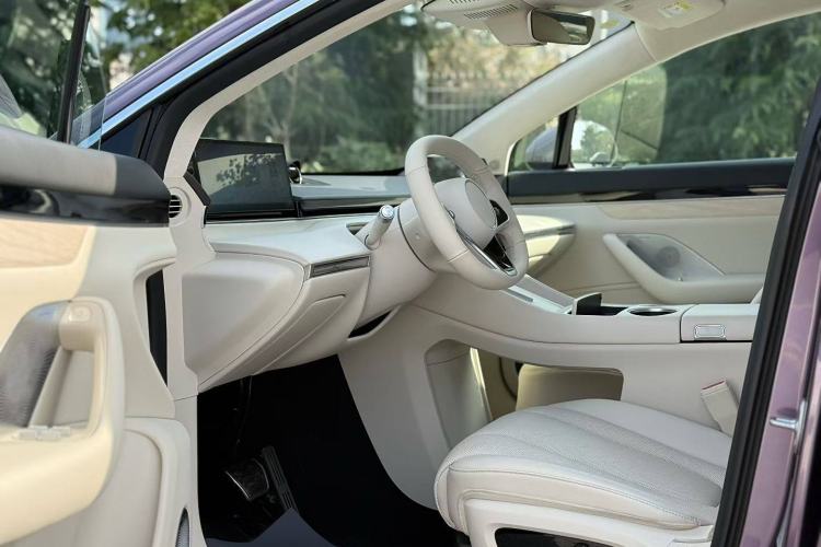 Used Hima Luxeed R7 2024 All-Electric 736 km Ultra Interior 2