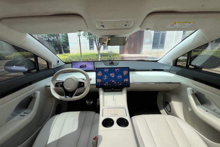 Used Hima Luxeed R7 2024 All-Electric 736 km Ultra Interior 2