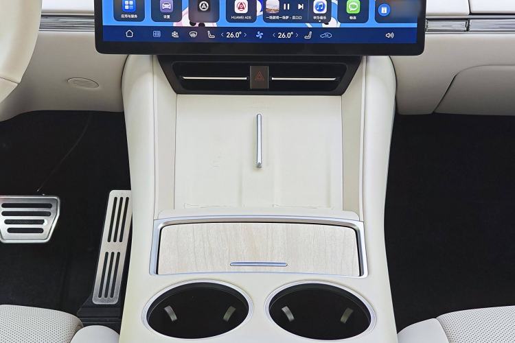 Used Hima Luxeed R7 2024 All-Electric 667 km Max Interior 7