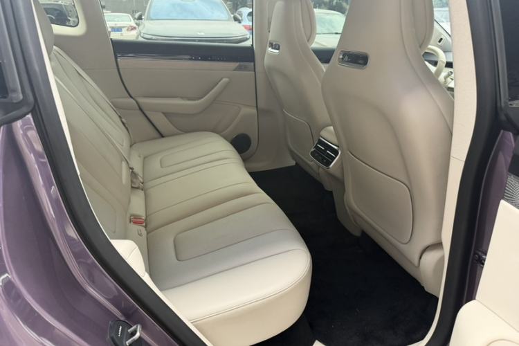 Used Hima Luxeed R7 2024 All-Electric 736 km Ultra Interior 8