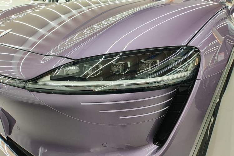 Used Hima Luxeed R7 2024 All-Electric 802 km Max Left Front Headlight