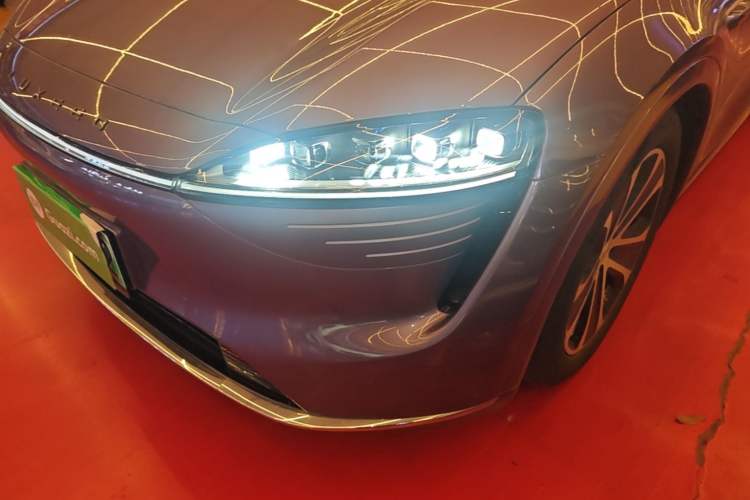 Used Hima Luxeed R7 2024 All-Electric 802 km Max Left Front Headlight