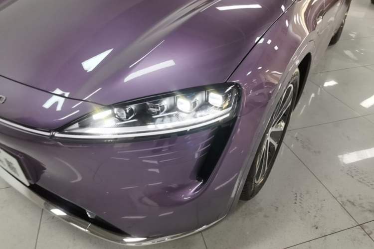 Used Hima Luxeed R7 2024 All-Electric 802 km Max Left Front Headlight