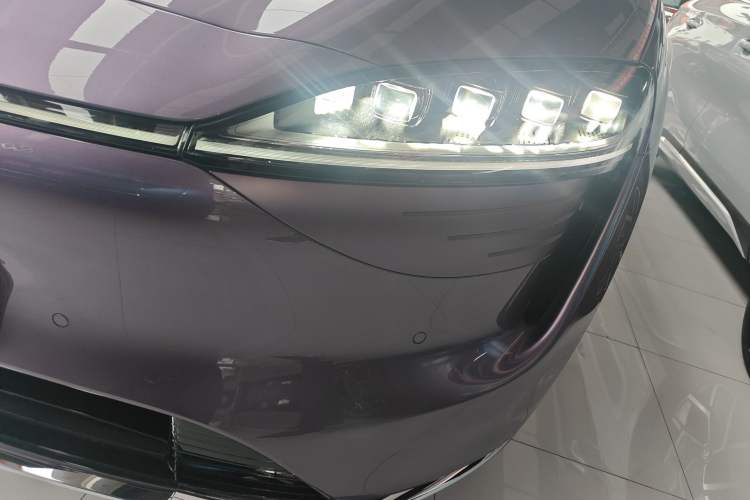 Used Hima Luxeed R7 2024 All-Electric 667 km Max Left Front Headlight