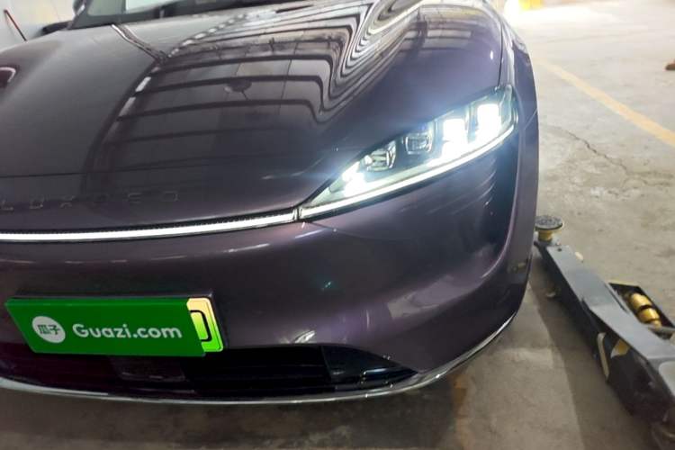 Used Hima Luxeed R7 2024 All-Electric 736 km Ultra Left Front Headlight