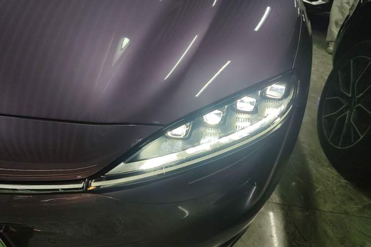 Used Hima Luxeed R7 2024 Pure Electric 667km Pro Left Front Headlight
