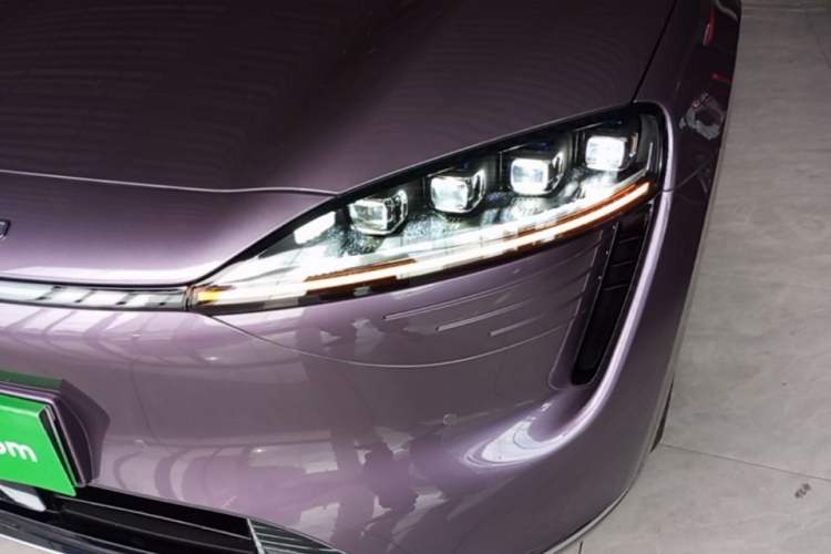 Used Hima Luxeed R7 2024 All-Electric 802 km Max Left Front Headlight