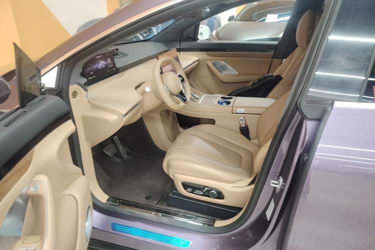 Used Hima Luxeed R7 2024 Pure Electric 667km Pro Left Front Seat