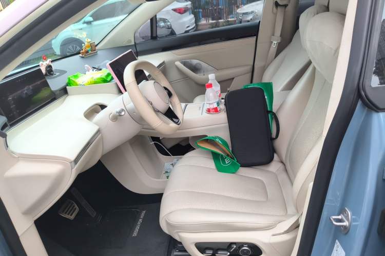 Used Hima Luxeed R7 2024 All-Electric 736 km Ultra Left Front Seat