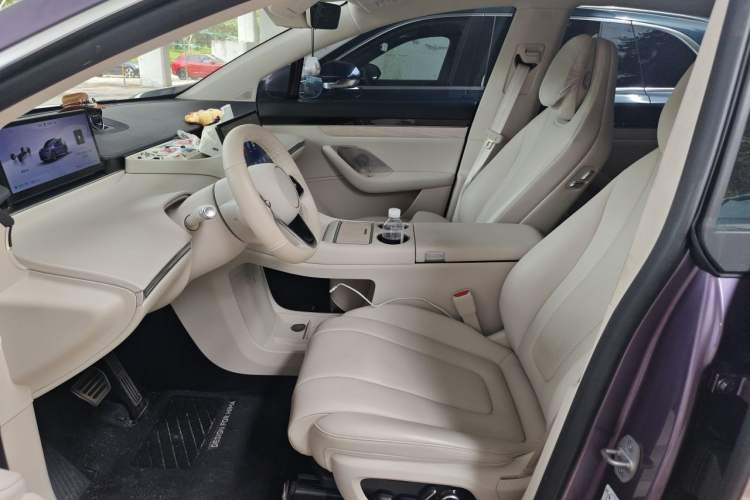 Used Hima Luxeed R7 2024 All-Electric 802 km Max Left Front Seat