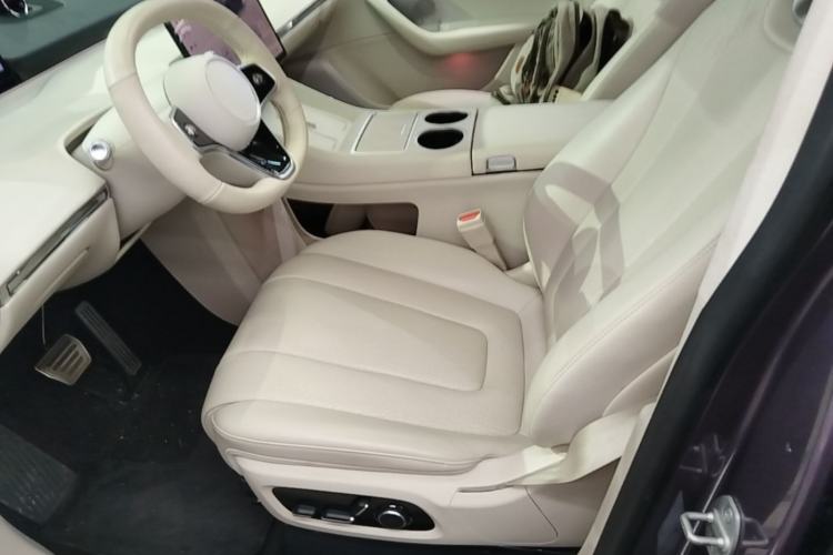 Used Hima Luxeed R7 2024 All-Electric 736 km Ultra Left Front Seat