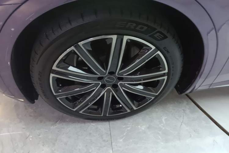 Used Hima Luxeed R7 2024 All-Electric 667 km Max Left Front Wheel Hub