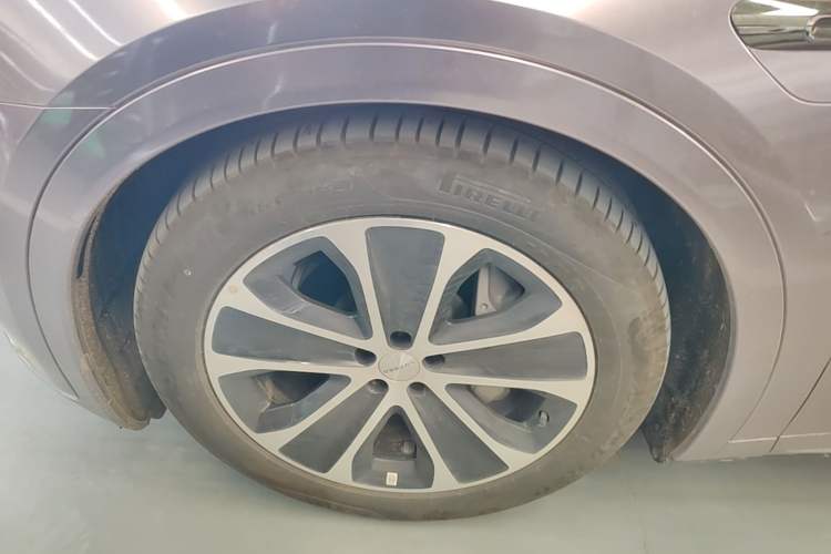 Used Hima Luxeed R7 2024 Pure Electric 667km Pro Left Front Wheel Hub