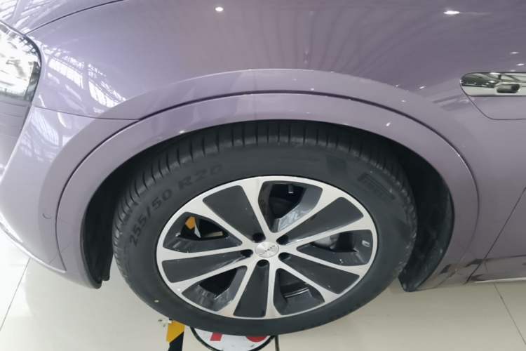 Used Hima Luxeed R7 2024 All-Electric 802 km Max Left Front Wheel Hub