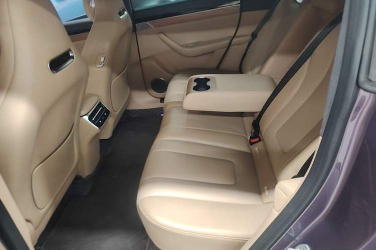 Used Hima Luxeed R7 2024 Pure Electric 667km Pro Left Rear Seat