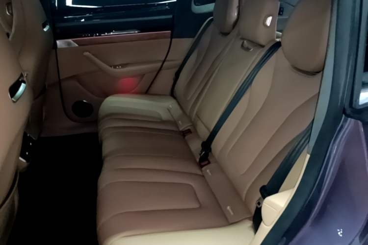 Used Hima Luxeed R7 2024 All-Electric 736 km Ultra Left Rear Seat