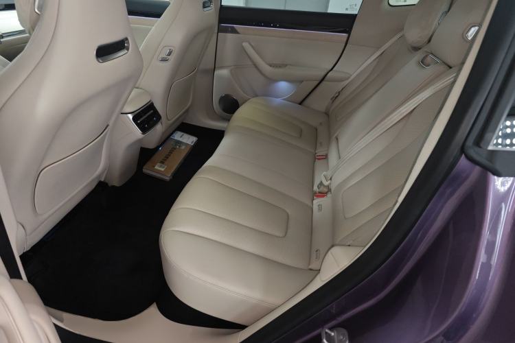 Used Hima Luxeed R7 2024 All-Electric 667 km Max Left Rear Seat