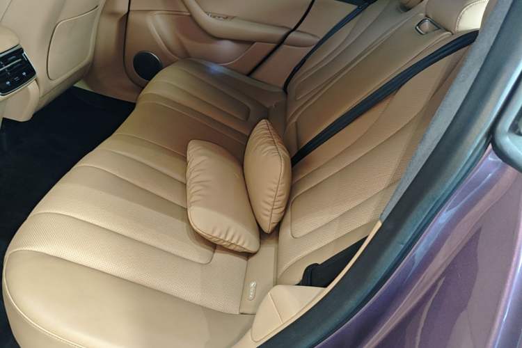 Used Hima Luxeed R7 2024 All-Electric 667 km Max Left Rear Seat