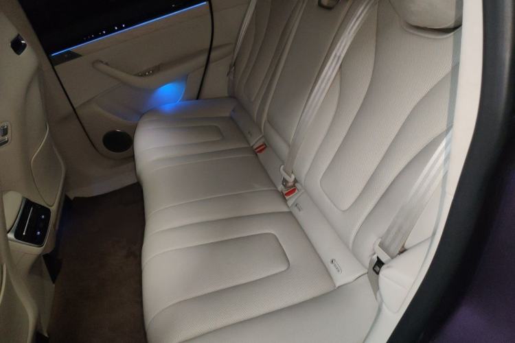 Used Hima Luxeed R7 2024 All-Electric 667 km Max Left Rear Seat
