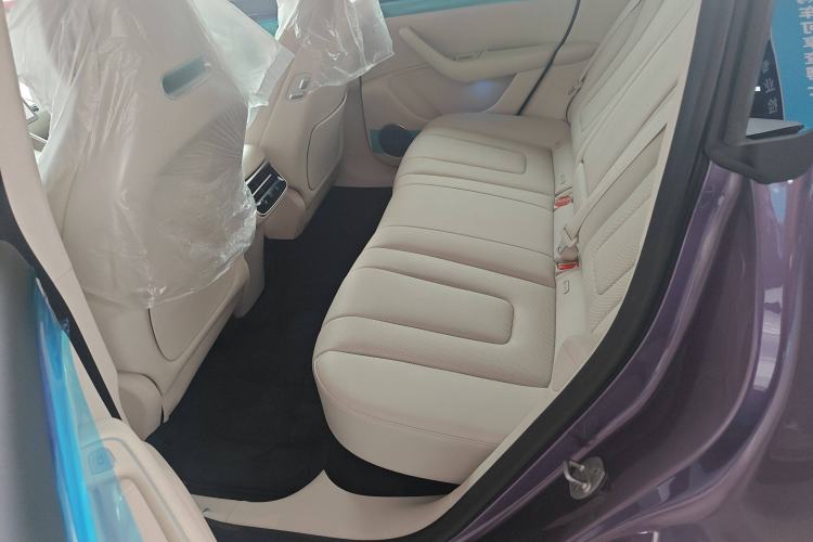 Used Hima Luxeed R7 2024 All-Electric 667 km Max Left Rear Seat