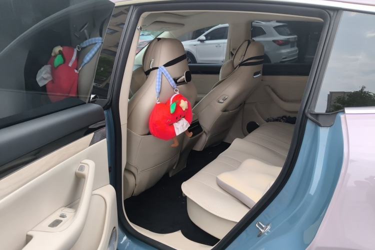 Used Hima Luxeed R7 2024 All-Electric 736 km Ultra Left Rear Seat