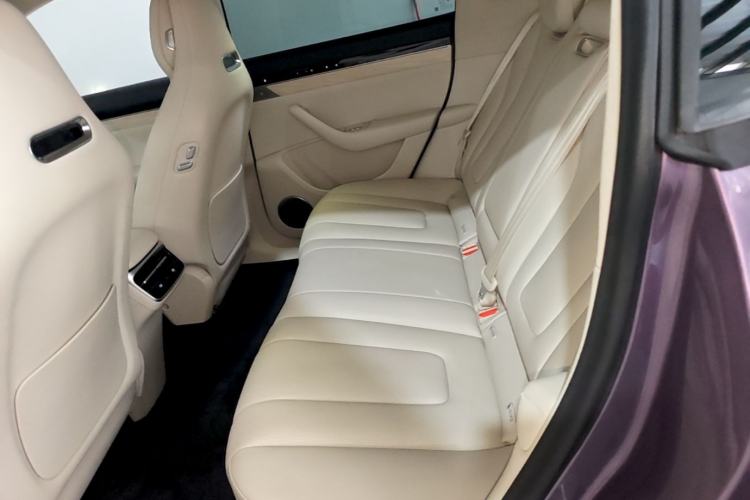 Used Hima Luxeed R7 2024 All-Electric 736 km Ultra Left Rear Seat