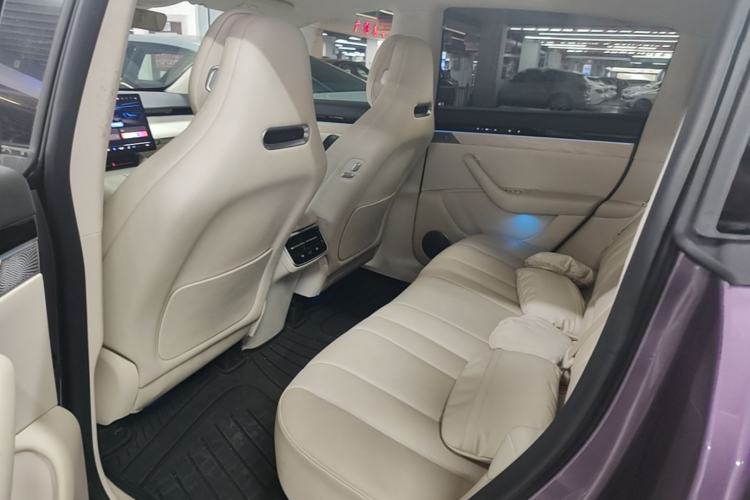 Used Hima Luxeed R7 2024 Pure Electric 667km Pro Left Rear Seat