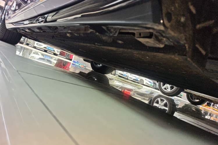 Used Hima Luxeed R7 2024 All-Electric 736 km Ultra Left Side Sill