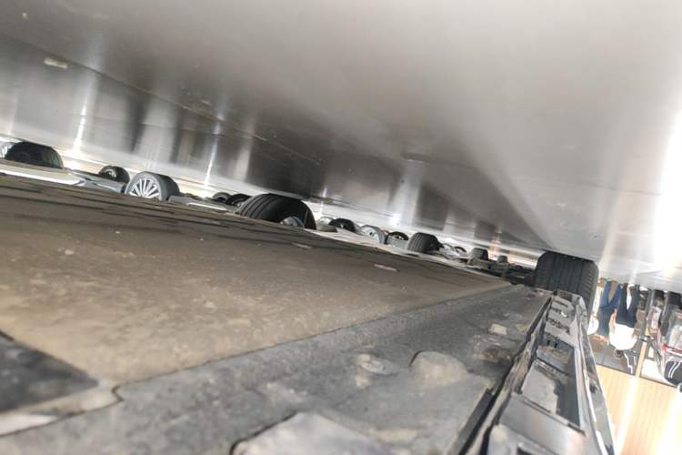 Used Hima Luxeed R7 2024 All-Electric 802 km Max Left Side Sill