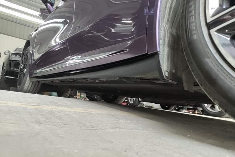 Used Hima Luxeed R7 2024 All-Electric 667 km Max Left Side Sill