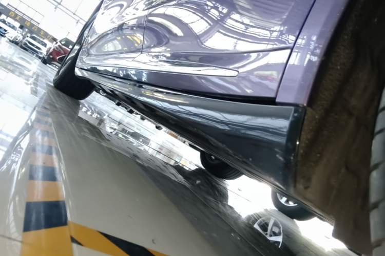 Used Hima Luxeed R7 2024 All-Electric 802 km Max Left Side Sill