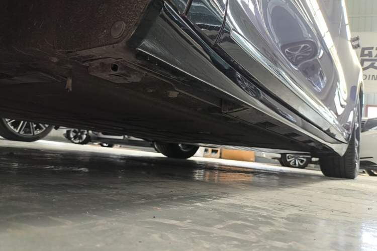 Used Hima Luxeed R7 2024 All-Electric 802 km Max Left Side Sill