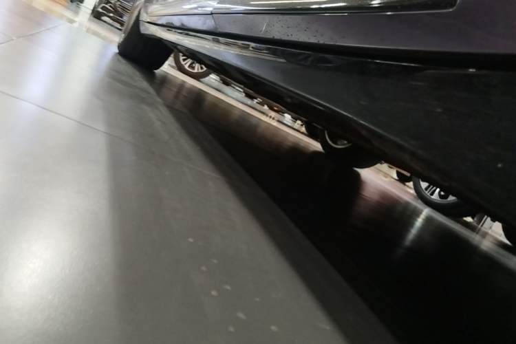 Used Hima Luxeed R7 2024 All-Electric 736 km Ultra Left Side Sill