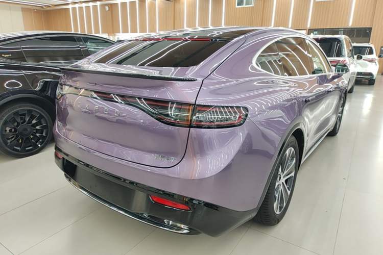 Used Hima Luxeed R7 2024 All-Electric 802 km Max Rear Right 45 Deg
