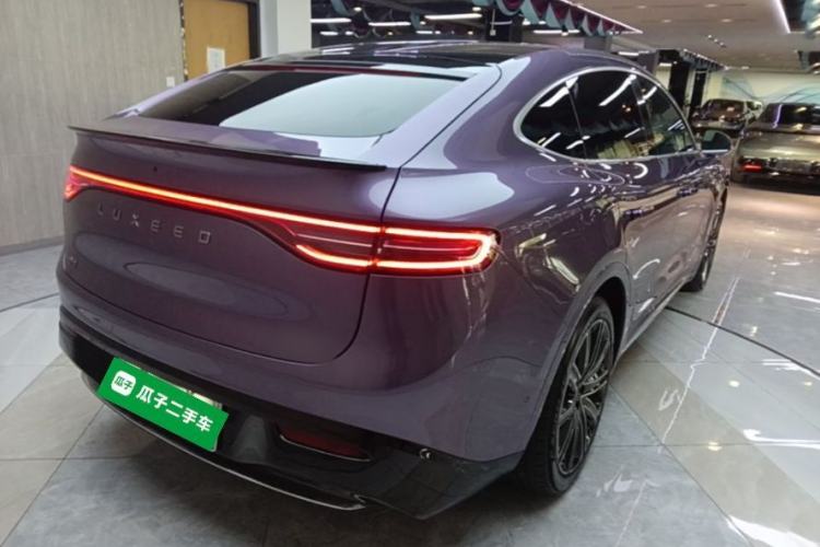 Used Hima Luxeed R7 2024 All-Electric 667 km Max Rear Right 45 Deg