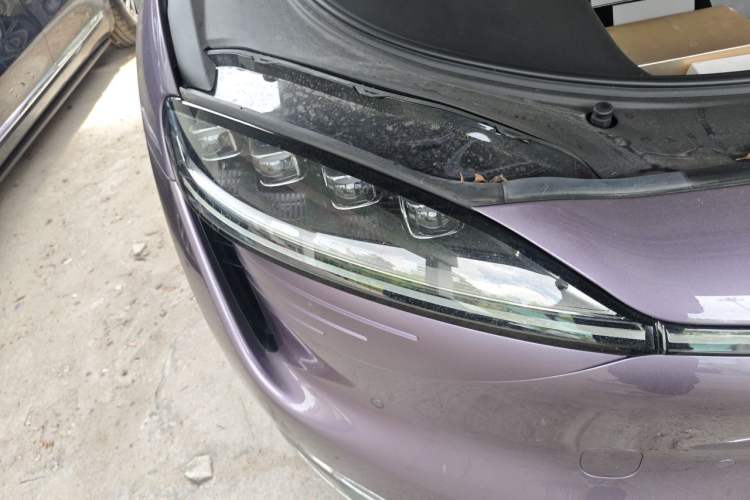 Used Hima Luxeed R7 2024 All-Electric 802 km Max Right Front Headlight