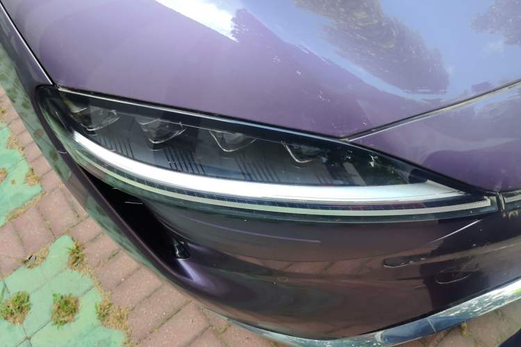 Used Hima Luxeed R7 2024 All-Electric 736 km Ultra Right Front Headlight