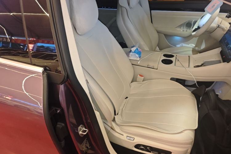 Used Hima Luxeed R7 2024 All-Electric 802 km Max Right Front Seat